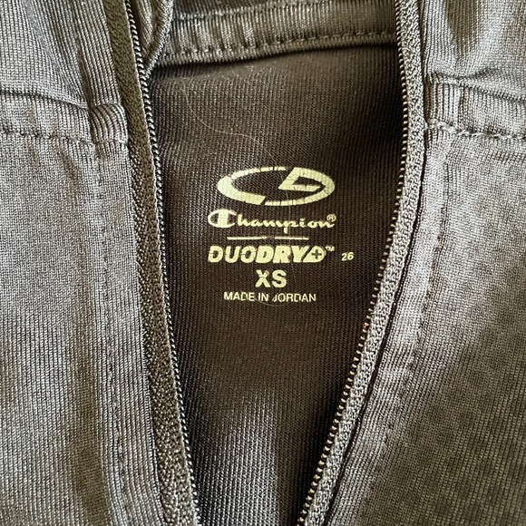 Workout top - Picture 3 of 3